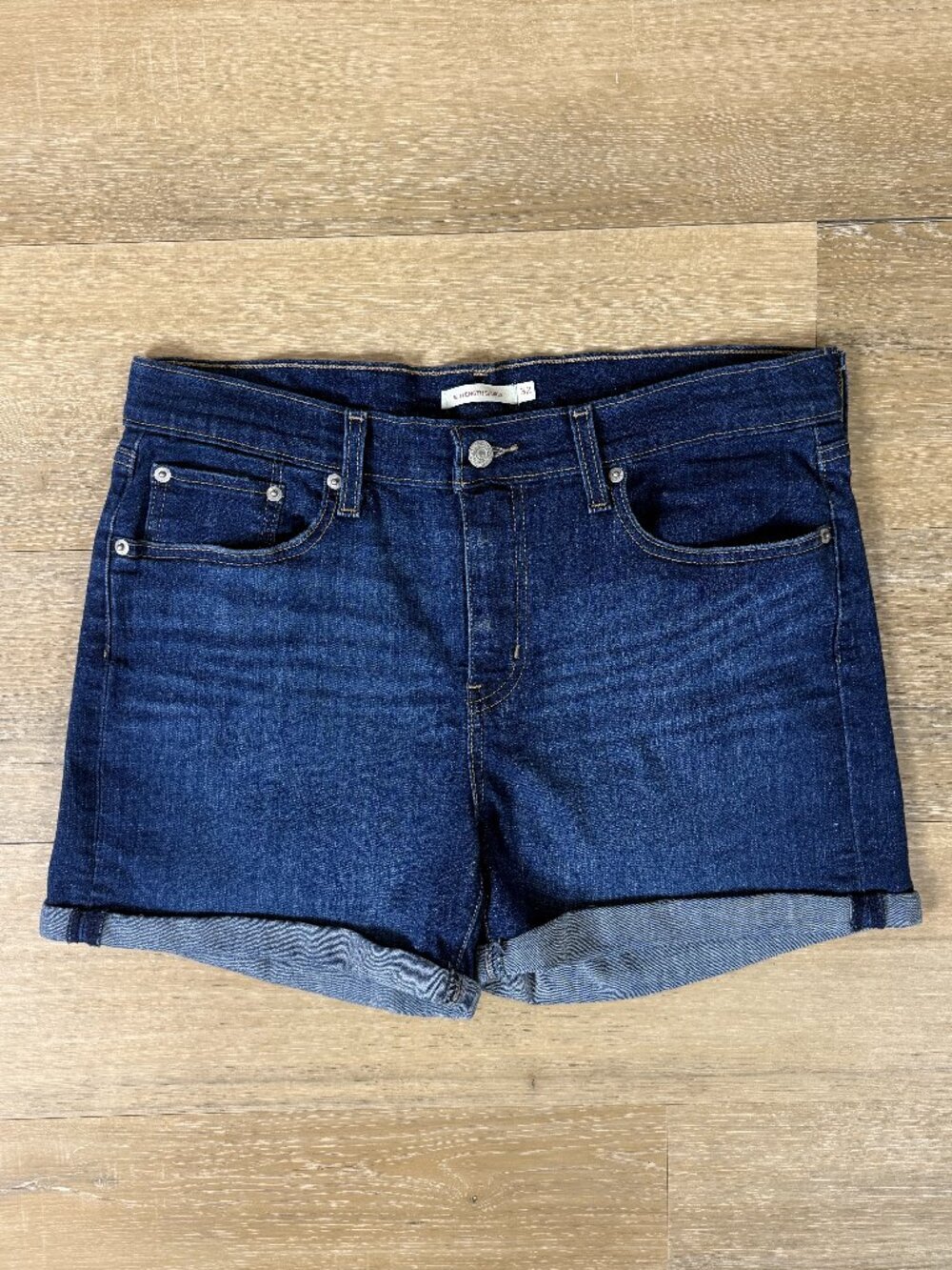 Levi's Mid Length Dark Indigo Wash Cuffed Denim Shorts | 32